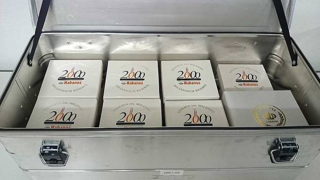 Ammo-box of Jars - 6 Cuaba & 1 Cohiba Millenium Edition, 1 Juan Lopez Distinguidos ER Alemana