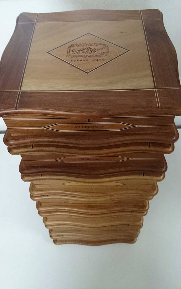 Tower of 7 Ramon Allones Humidor Antiguo Imperiales