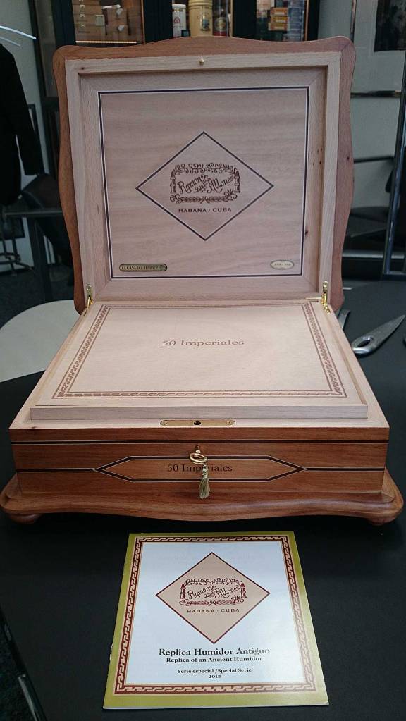 Humidor Antiguo - Ramon Allones - Imperiales