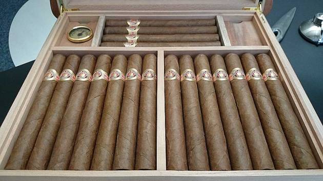 Humidor Antiguo - Ramon Allones - Imperiales