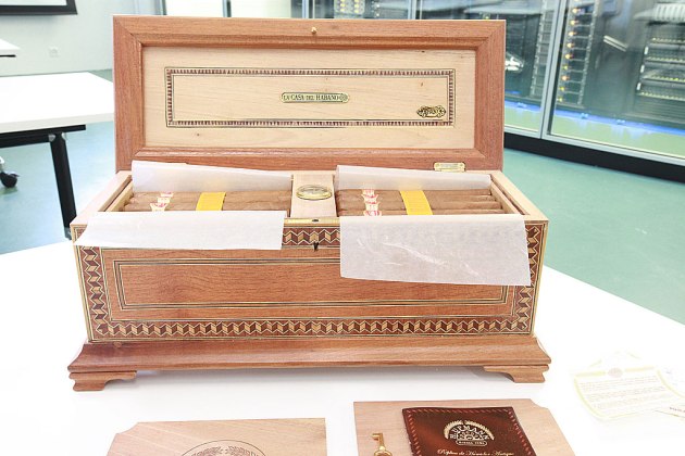 Humidor Antiguo H. Upmann