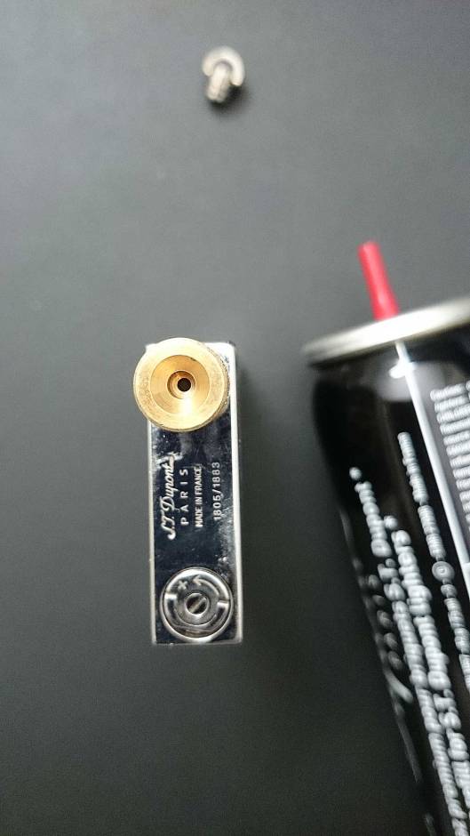 Adaptor for S.T. Dupont Ligne 2 to fill in standard Butane gas
