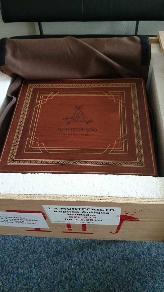 Montecristo - Réplica de Humidor Antiguo 2009