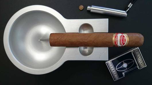 Review - Por Larrañaga Picadores