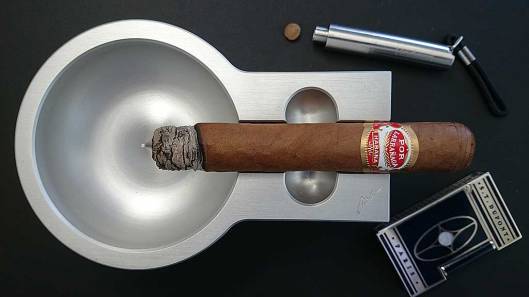 Review - Por Larrañaga Picadores