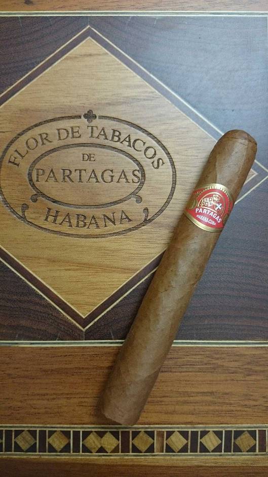 Partagas Sobresalientes Humidor Antiguo