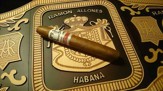 Humidor Ramón Allones - Perfectos - Edición Regional Suiza 2014