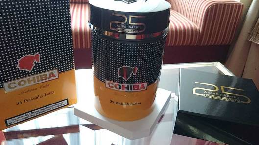 Cohiba Pyramides Jar - 25 Aniversario 5th Avenue