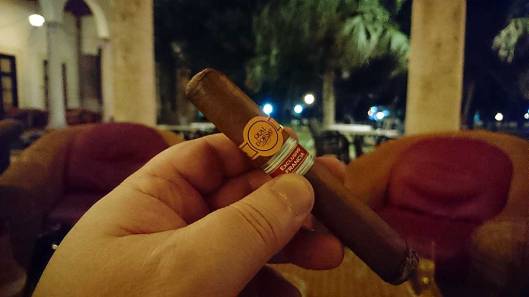 Nacional hotel lobby for smokers