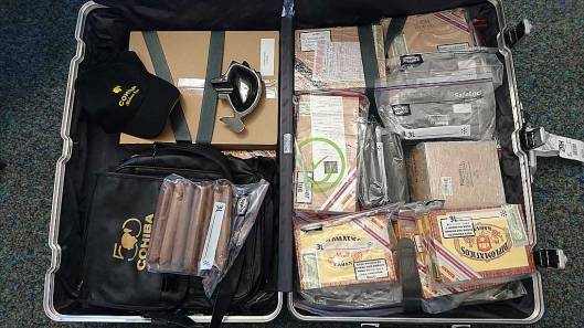 luggage_after_visiting_cuba